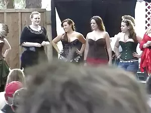 საცურაო დებიურობას რ ...