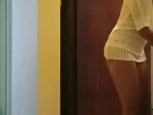 Bitch masturbates pu ...