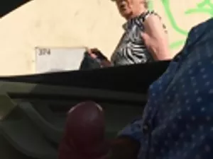 Bitch აღმოჩნდა crust ...